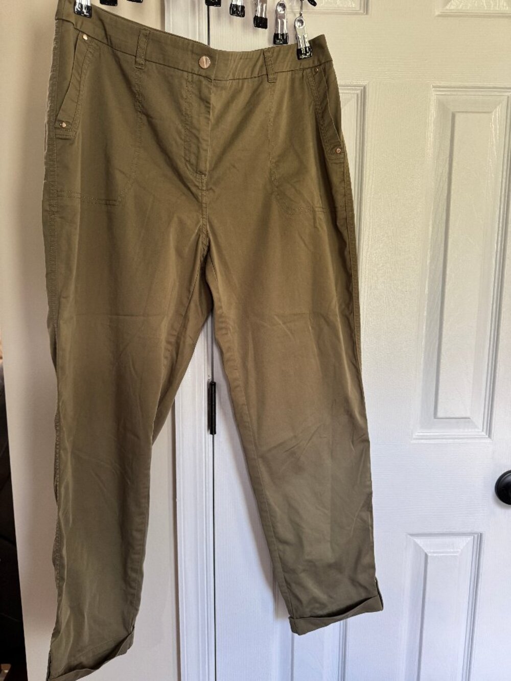 Chicos Size 1.5 Medium Olive Green Ankle Pants Gold Button Accents Cotton Nylon